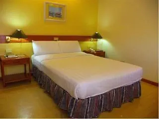 The Manor Hotel Davao City 2*,